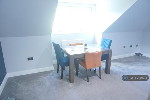 2 bedroom flat to rent, Tides End Court, Camberley, GU15