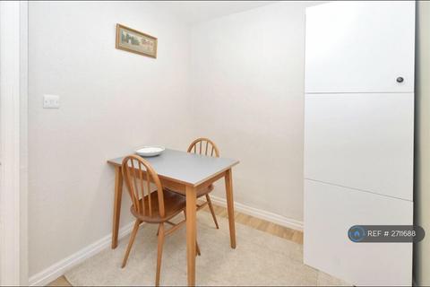 2 bedroom flat to rent, Aire View Gardens, Leeds, LS5