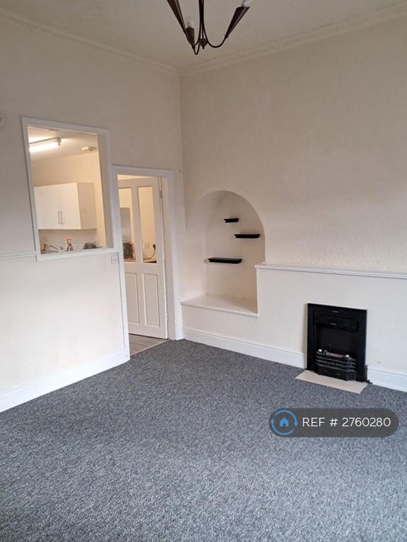 Living Room Looking To Kitchen