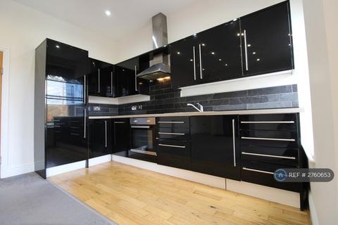 2 bedroom flat to rent, Ninian Road, Cardiff, CF23