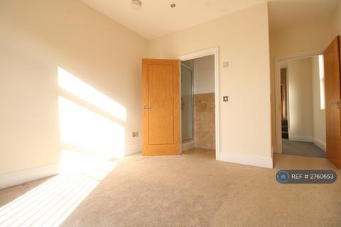 2 bedroom flat to rent, Ninian Road, Cardiff, CF23