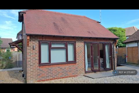 1 bedroom flat to rent, Church Road, Arundel, BN18