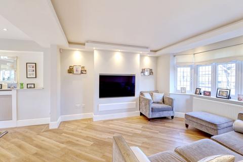 3 bedroom semi-detached house for sale, Lambs Lane North, Rainham RM13