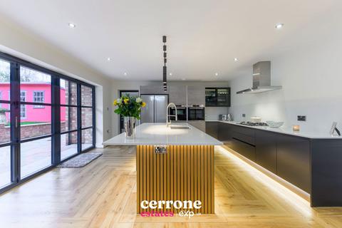 5 bedroom detached house for sale, Corbett Street, Droitwich WR9