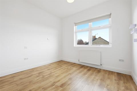 1 bedroom apartment to rent, High Road Leytonstone, London, E11