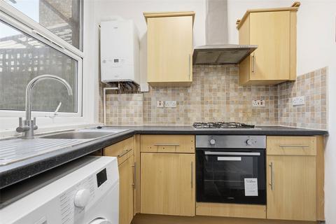 2 bedroom apartment to rent, Chingford Road, London, E17