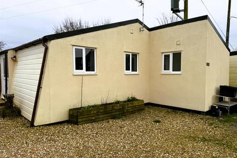 3 bedroom bungalow to rent, Plymtree