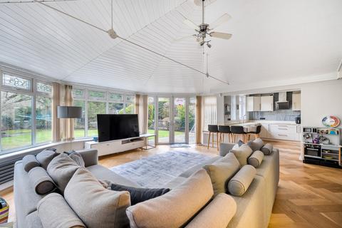 4 bedroom semi-detached house for sale, Stoneleigh Park Road, Epsom KT19
