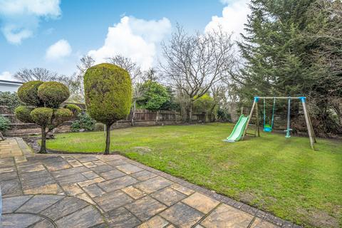 4 bedroom semi-detached house for sale, Stoneleigh Park Road, Epsom KT19