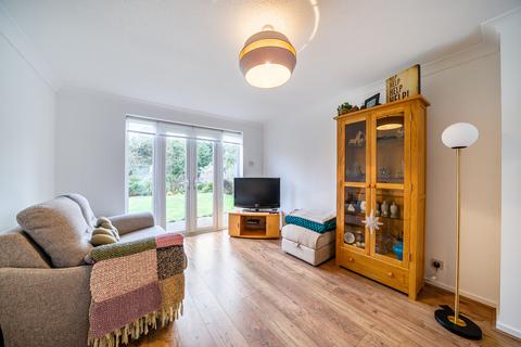 3 bedroom detached house for sale, Acacia Close, Stanmore, HA7