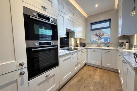 3 bedroom terraced house for sale, Leigh Road, Westhoughton, Bolton