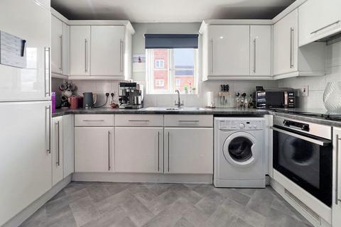2 bedroom apartment for sale, Ambleside, Purfleet RM19