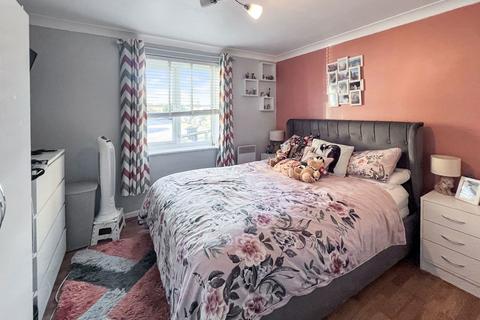 2 bedroom apartment for sale, Ambleside, Purfleet RM19