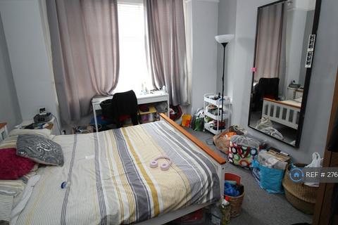 1 bedroom in a house share to rent, Tootal Drive, Salford, M5