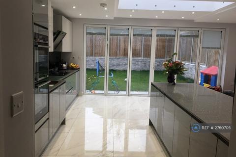 2 bedroom maisonette to rent, Gladstone Park Gardens, London, NW2