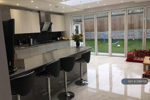 2 bedroom maisonette to rent, Gladstone Park Gardens, London, NW2