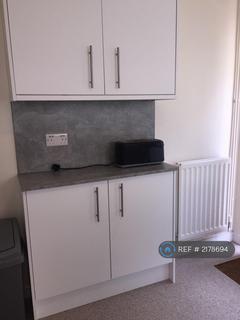 3 bedroom semi-detached house to rent, Thurmond Crescent, Winchester, SO22