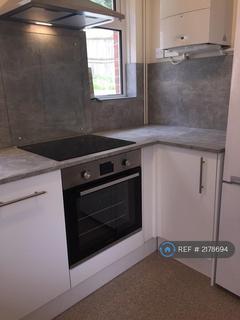 3 bedroom semi-detached house to rent, Thurmond Crescent, Winchester, SO22