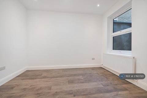 2 bedroom flat to rent, Marlborough Road, Bounds Green, N22
