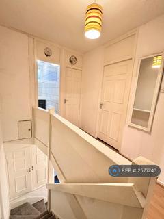 1 bedroom in a flat share to rent, Whitethorn Street, London, E3