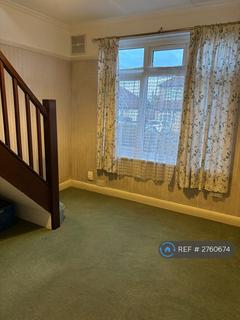 3 bedroom bungalow to rent, Hallowell Avenue, Croydon, CR0