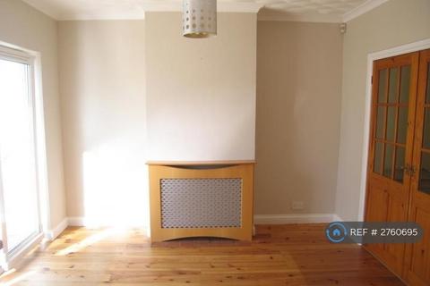 3 bedroom semi-detached house to rent, Kennard Road, Bristol, BS15
