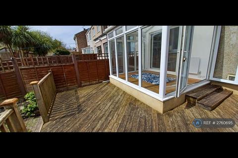 3 bedroom semi-detached house to rent, Kennard Road, Bristol, BS15