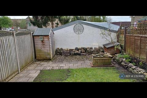 3 bedroom semi-detached house to rent, Kennard Road, Bristol, BS15
