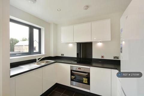 1 bedroom flat to rent, Fisher Close, London, SE16