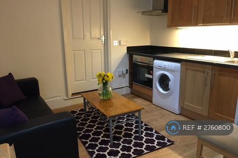 Studio to rent, Berrylands Road, Kingston Upon Thames, Surbiton, KT5