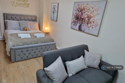 1 bedroom flat to rent, Travellers Way, Hounslow, TW4