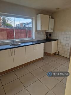 2 bedroom end of terrace house to rent, Veronica Avenue, Wolverhampton, WV4