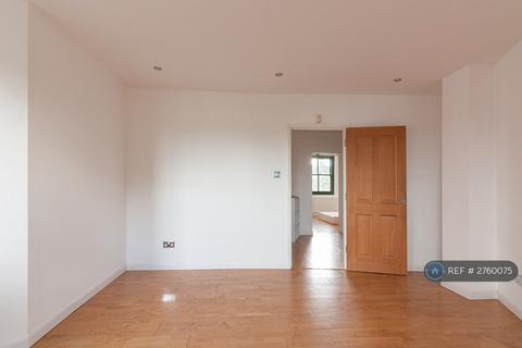 1 bedroom penthouse to rent, High Road Leytonstone, London, E11