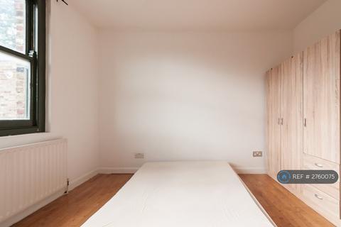 1 bedroom penthouse to rent, High Road Leytonstone, London, E11