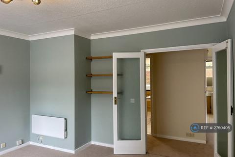 2 bedroom flat to rent, Oak Hill, Surbiton, KT6