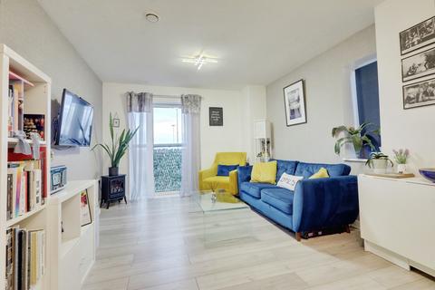 2 bedroom flat for sale, Station Lane, Basildon, SS13
