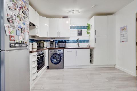 2 bedroom flat for sale, Station Lane, Basildon, SS13