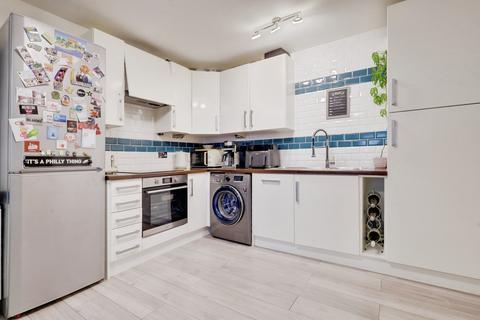 2 bedroom flat for sale, Station Lane, Basildon, SS13