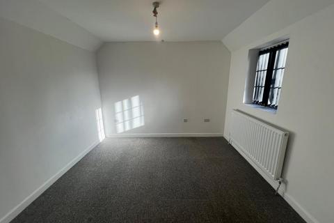 2 bedroom detached house to rent, Springfield Road,  Chesham,  HP5