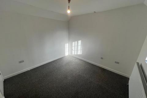 2 bedroom detached house to rent, Springfield Road,  Chesham,  HP5