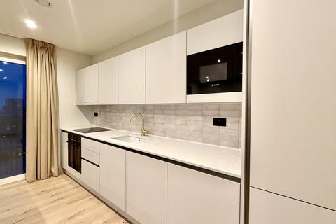 3 bedroom flat to rent, Caversham Road