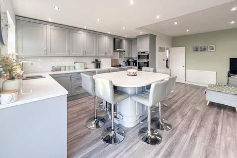 4 bedroom terraced house for sale, Northumberland Avenue, Hornchurch RM11
