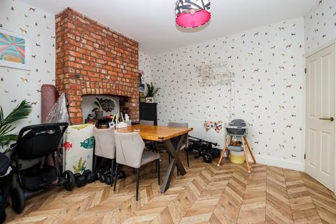 3 bedroom terraced house for sale, Davyhulme Road, Davyhulme, Manchester, M41