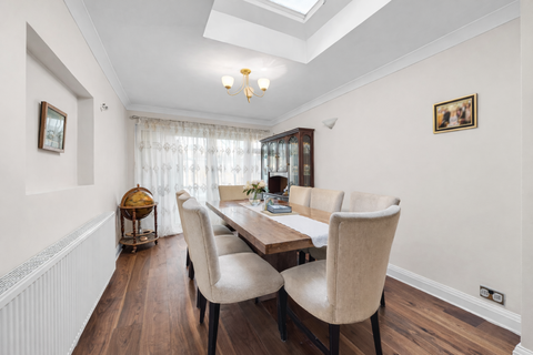 4 bedroom semi-detached house for sale, Hanworth Road, Hounslow TW4