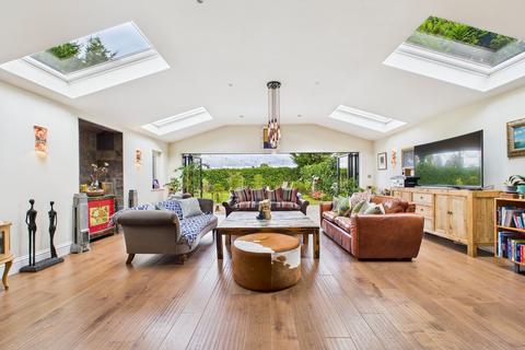4 bedroom semi-detached bungalow for sale, Loxley Road, Stratford-Upon-Avon, CV37