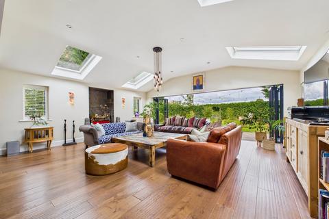 4 bedroom semi-detached bungalow for sale, Loxley Road, Stratford-Upon-Avon, CV37