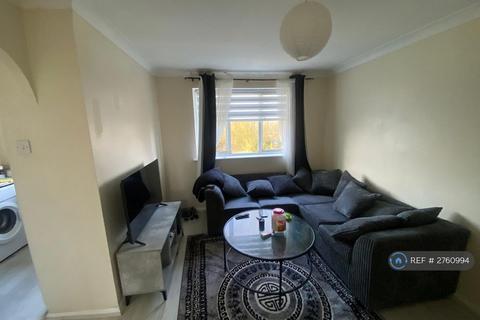 1 bedroom flat to rent, Latimer Drive, Hornchurch, RM12