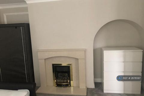 1 bedroom in a house share to rent, Ramsden Road, Orpington, BR5