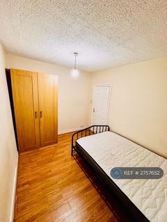 4 bedroom terraced house to rent, Nine Acres Close, London, E12