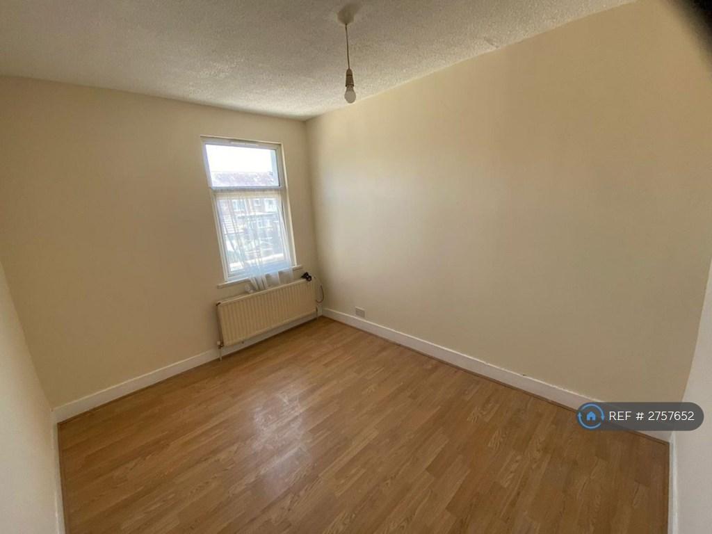 Upstairs Double Bedroom 3